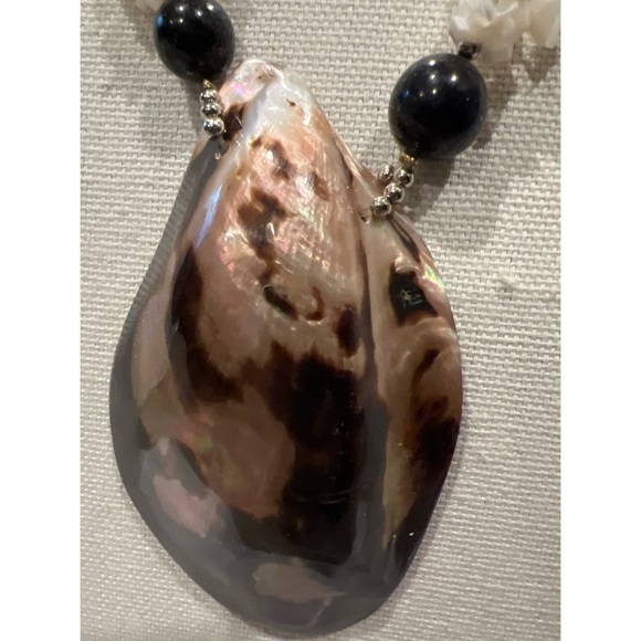 Artisian Shell Beaded Necklace - Picture 3 of 4